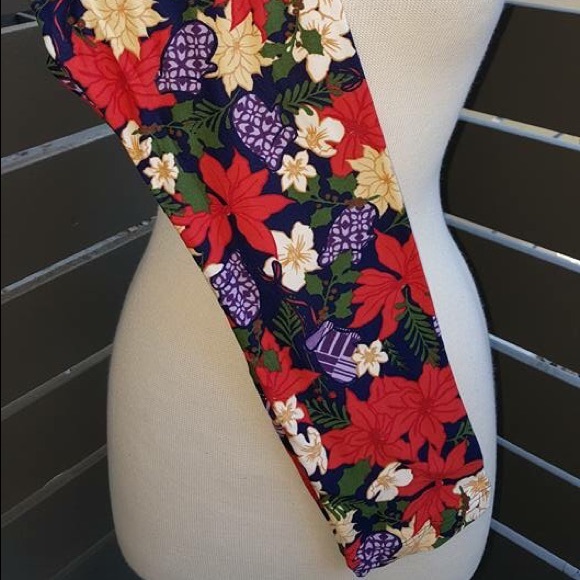 Lularoe Christmas Tall and Curvy Leggings - Picture 2 of 2